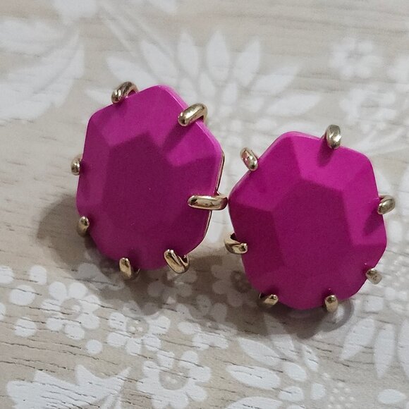 Kendra Scott Jewelry - Kendra Scott Magenta Pink Morgan Gold Stud Earrings